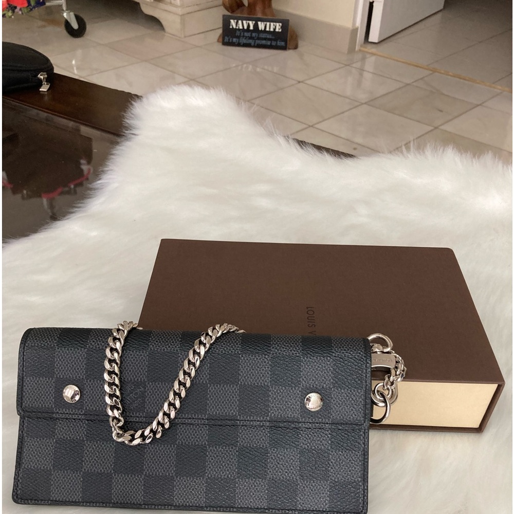 Chain Wallet amazing Condition. - Picture 4 of 15